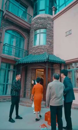 贬值成了财神的海报